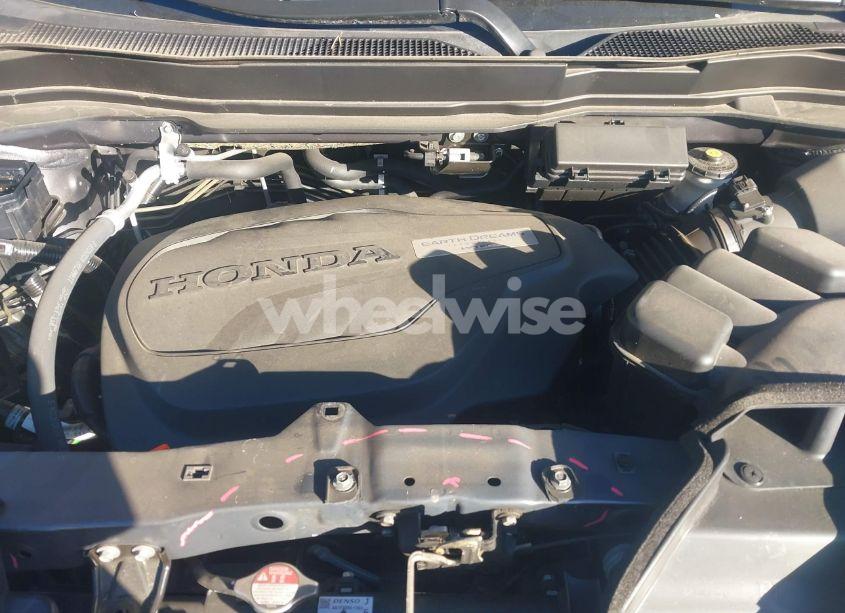 Photo 10 of 2019 Honda Ridgeline RTL (VIN 5FPYK3F56KB048454)