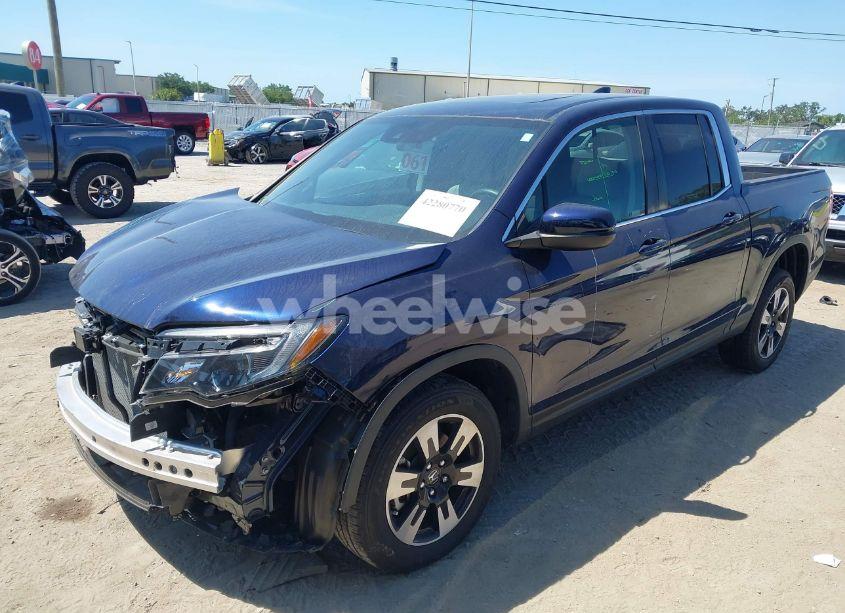 Photo 2 of 2020 Honda Ridgeline AWD RTL (VIN 5FPYK3F56LB028917)