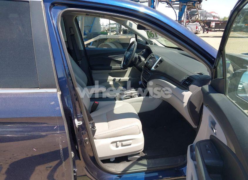 Photo 5 of 2020 Honda Ridgeline AWD RTL (VIN 5FPYK3F56LB028917)