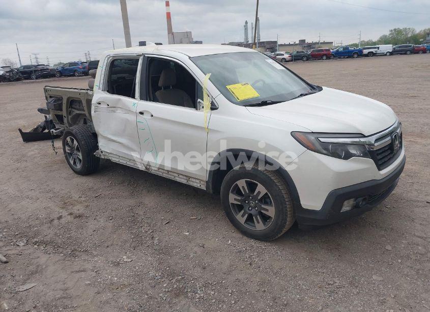 2017 Honda Ridgeline RTL (VIN 5FPYK3F57HB008389) main photo