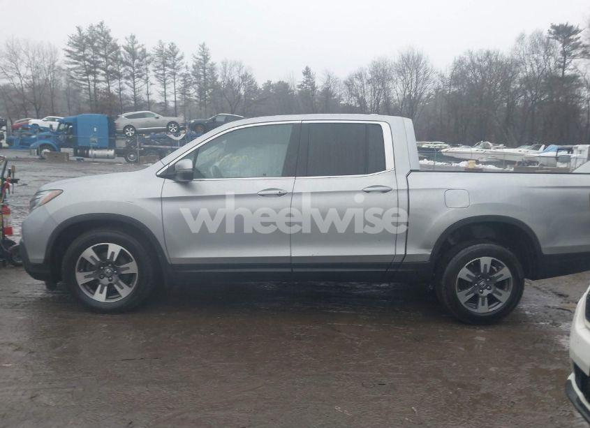 Photo 14 of 2017 Honda Ridgeline RTL (VIN 5FPYK3F57HB013656)