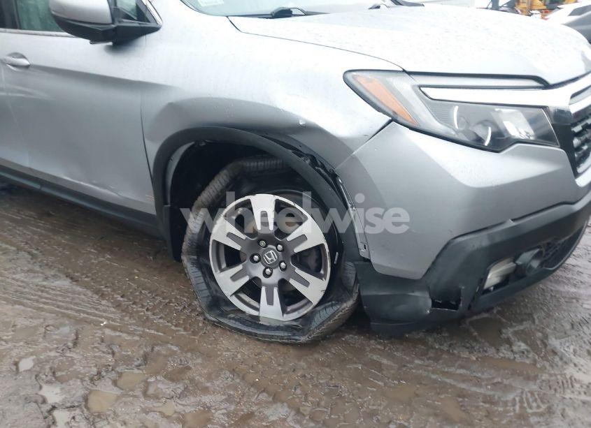 Photo 6 of 2017 Honda Ridgeline RTL (VIN 5FPYK3F57HB013656)