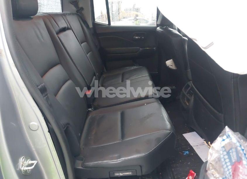 Photo 8 of 2017 Honda Ridgeline RTL (VIN 5FPYK3F57HB013656)