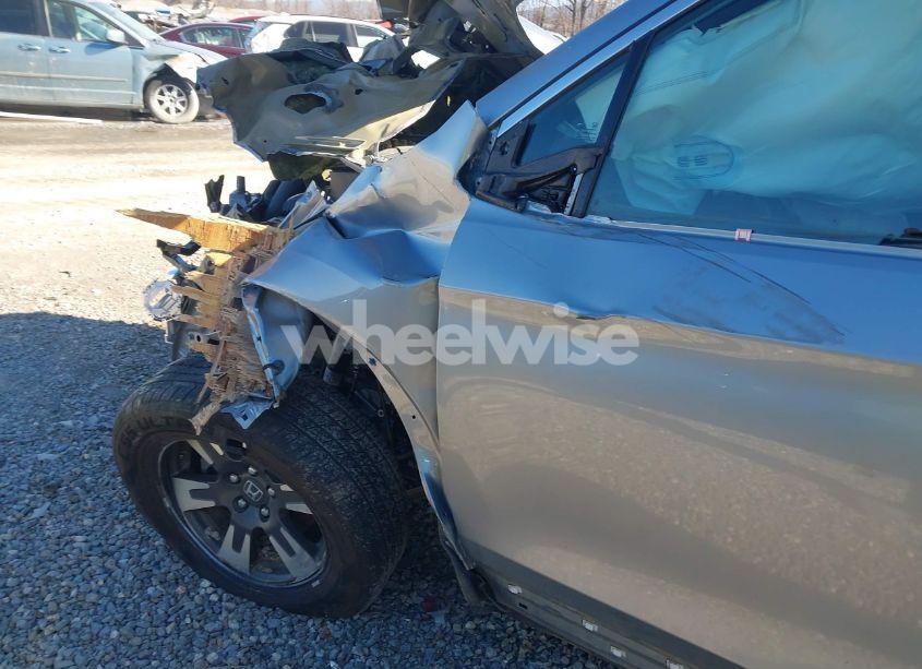 Photo 18 of 2019 Honda Ridgeline RTL (VIN 5FPYK3F57KB042131)