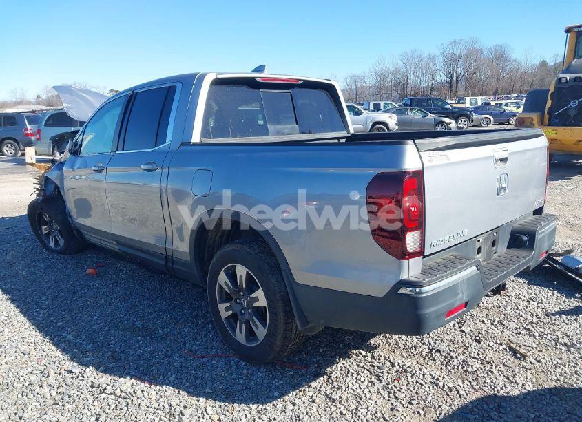 Photo 3 of 2019 Honda Ridgeline RTL (VIN 5FPYK3F57KB042131)