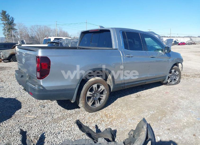 Photo 4 of 2019 Honda Ridgeline RTL (VIN 5FPYK3F57KB042131)