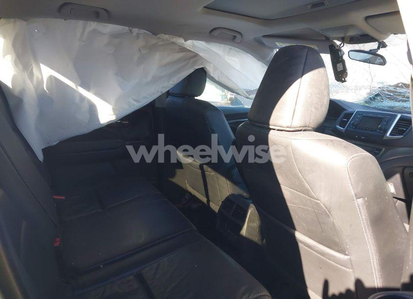 Photo 8 of 2019 Honda Ridgeline RTL (VIN 5FPYK3F57KB042131)