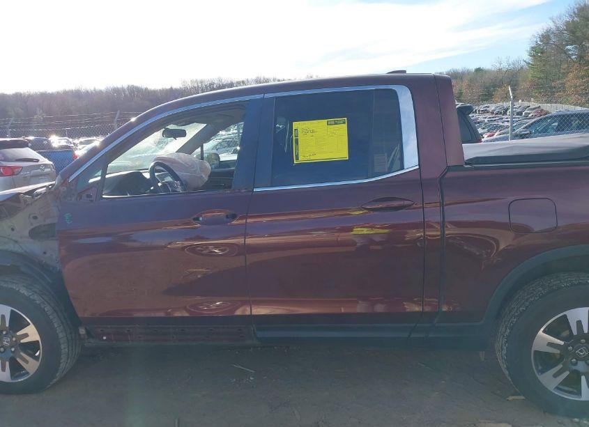 Photo 14 of 2019 Honda Ridgeline RTL (VIN 5FPYK3F58KB012183)