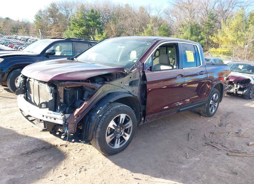 Photo 2 of 2019 Honda Ridgeline RTL (VIN 5FPYK3F58KB012183)