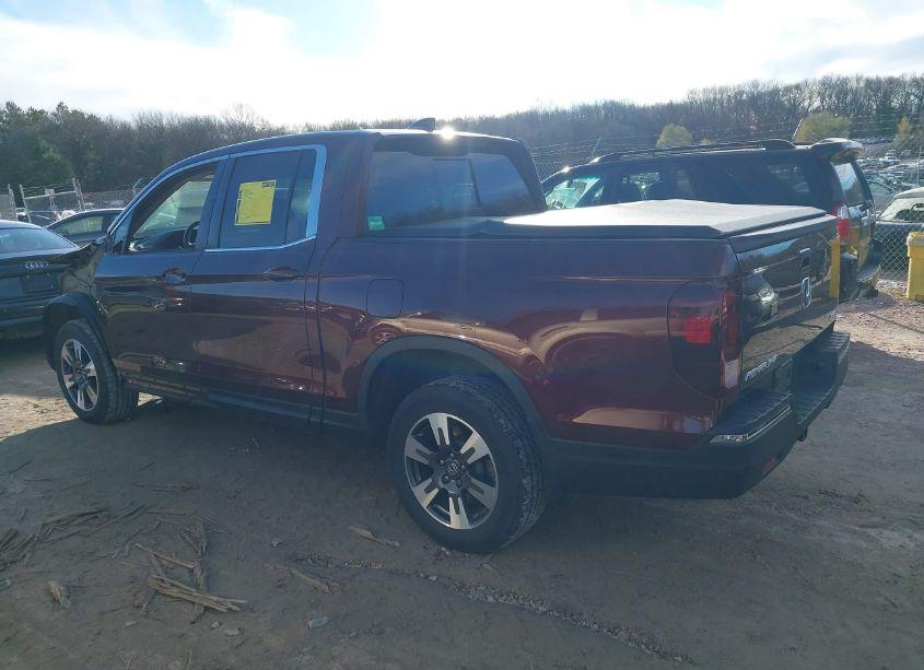Photo 3 of 2019 Honda Ridgeline RTL (VIN 5FPYK3F58KB012183)