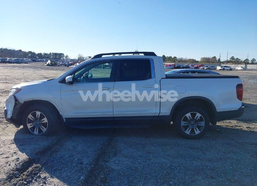 Photo 14 of 2017 Honda Ridgeline RTL (VIN 5FPYK3F5XHB016664)