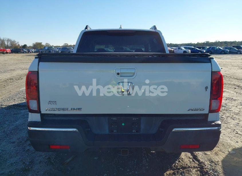 Photo 16 of 2017 Honda Ridgeline RTL (VIN 5FPYK3F5XHB016664)