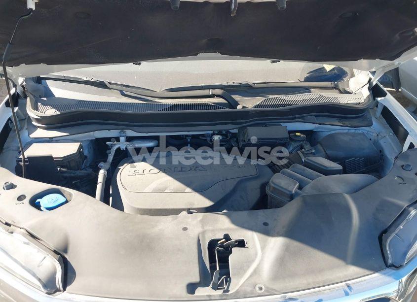 Photo 10 of 2020 Honda Ridgeline AWD RTL (VIN 5FPYK3F5XLB031268)