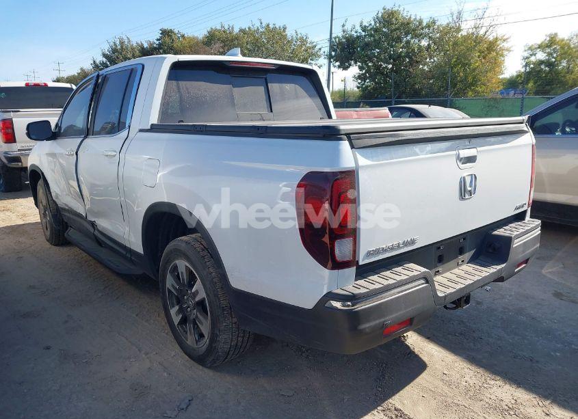 Photo 3 of 2020 Honda Ridgeline AWD RTL (VIN 5FPYK3F5XLB031268)