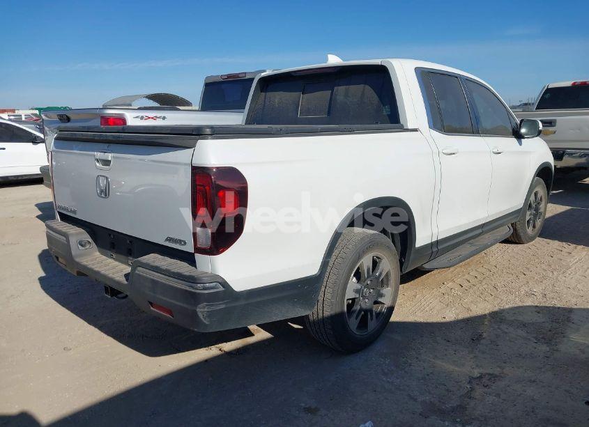 Photo 4 of 2020 Honda Ridgeline AWD RTL (VIN 5FPYK3F5XLB031268)