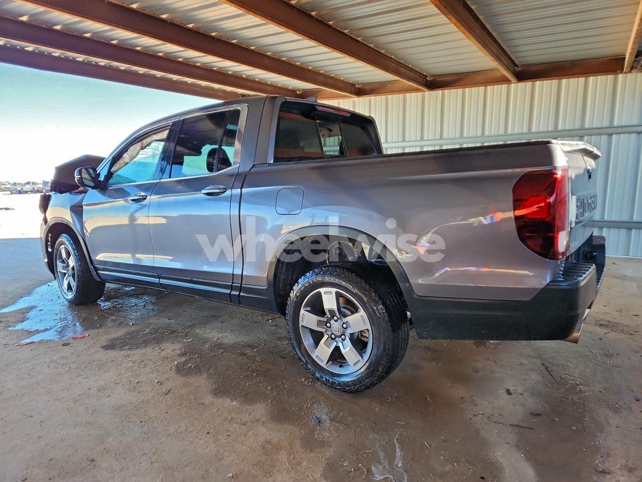 Photo 2 of 2024 HONDA RIDGELINE RTL N/A (VIN 5FPYK3F5XRB027682)