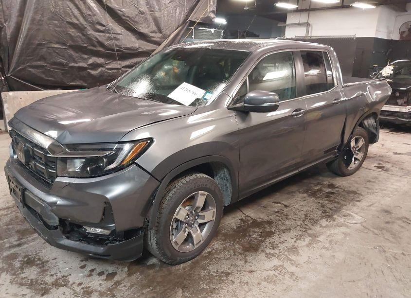 Photo 2 of 2025 Honda Ridgeline RTL (VIN 5FPYK3F5XSB008118)