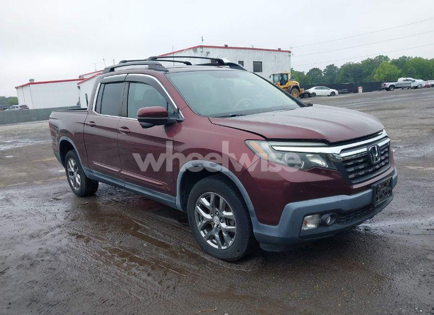 2017 Honda Ridgeline RTL-T (VIN 5FPYK3F61HB011538) main photo