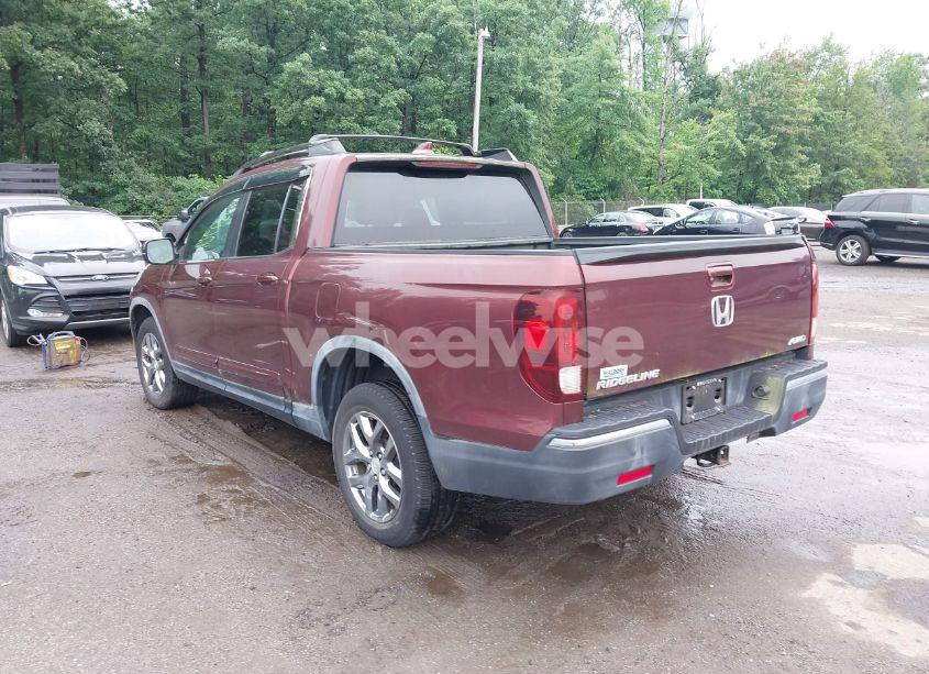 Photo 3 of 2017 Honda Ridgeline RTL-T (VIN 5FPYK3F61HB011538)