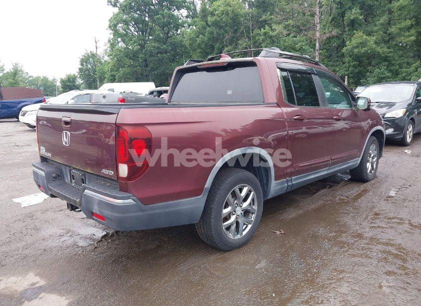 Photo 4 of 2017 Honda Ridgeline RTL-T (VIN 5FPYK3F61HB011538)