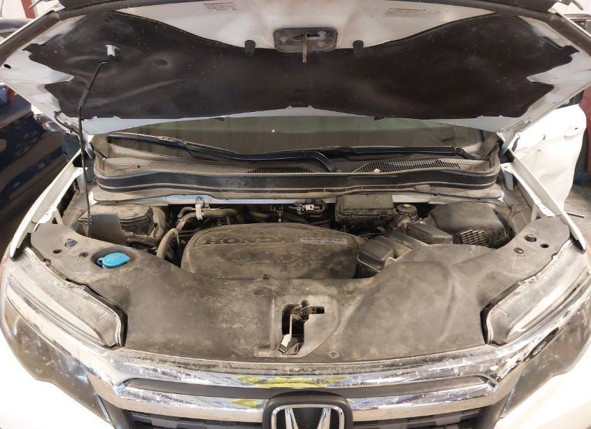 Photo 10 of 2017 Honda Ridgeline RTL-T (VIN 5FPYK3F61HB013449)