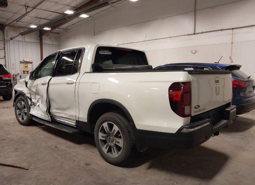 Photo 3 of 2017 Honda Ridgeline RTL-T (VIN 5FPYK3F61HB013449)