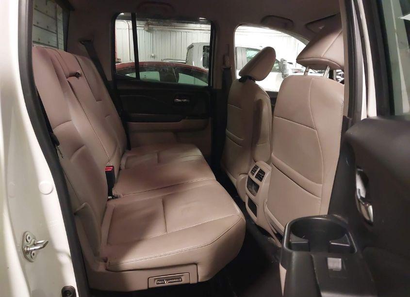 Photo 8 of 2017 Honda Ridgeline RTL-T (VIN 5FPYK3F61HB013449)