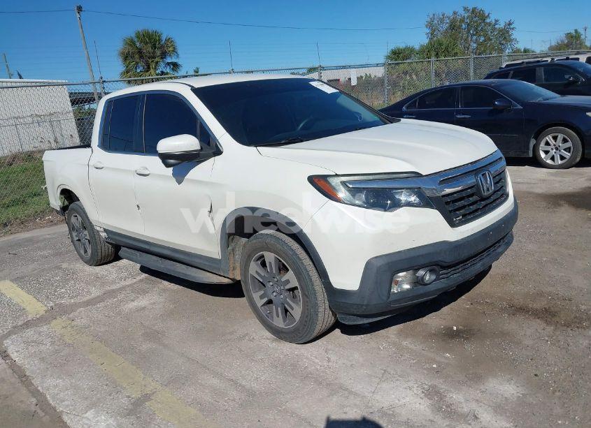 2017 Honda Ridgeline RTL-T (VIN 5FPYK3F61HB026766) main photo