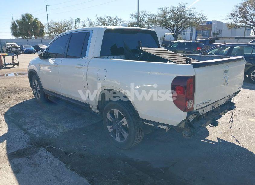 Photo 3 of 2017 Honda Ridgeline RTL-T (VIN 5FPYK3F61HB026766)
