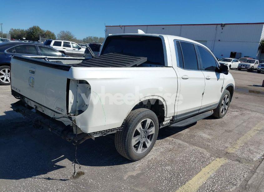 Photo 4 of 2017 Honda Ridgeline RTL-T (VIN 5FPYK3F61HB026766)