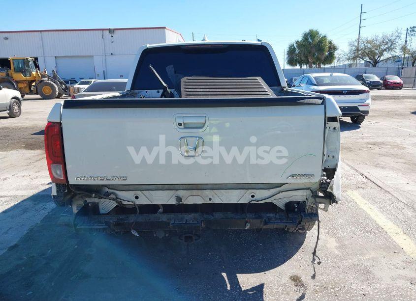 Photo 6 of 2017 Honda Ridgeline RTL-T (VIN 5FPYK3F61HB026766)