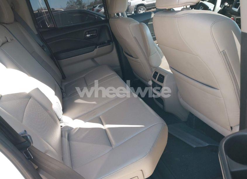 Photo 8 of 2017 Honda Ridgeline RTL-T (VIN 5FPYK3F61HB026766)