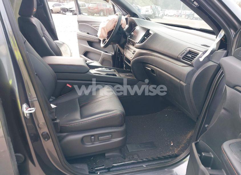 Photo 5 of 2024 Honda Ridgeline TRAILSPORT (VIN 5FPYK3F62RB021674)