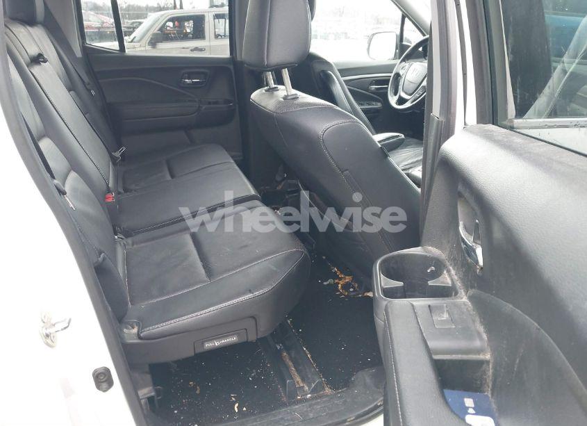 Photo 8 of 2017 Honda Ridgeline RTL-T (VIN 5FPYK3F64HB018970)