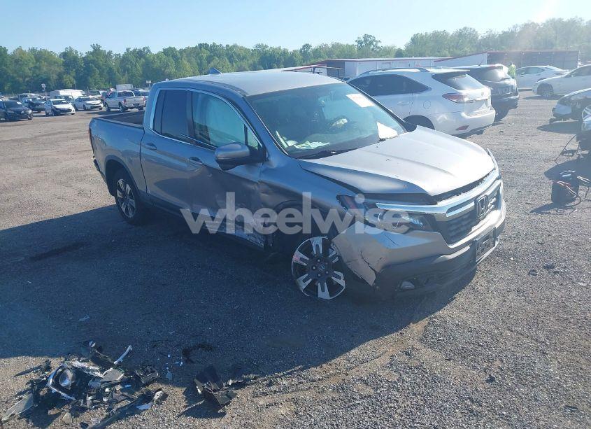 2017 Honda Ridgeline RTL-T (VIN 5FPYK3F64HB022095) main photo