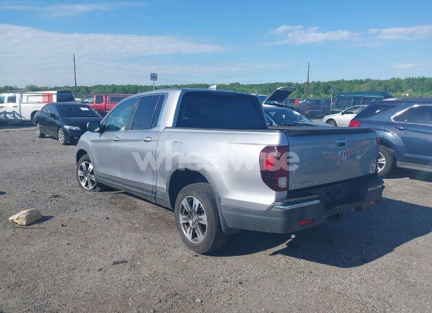 Photo 3 of 2017 Honda Ridgeline RTL-T (VIN 5FPYK3F64HB022095)