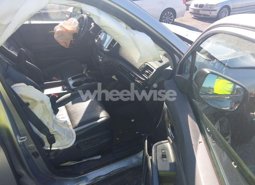 Photo 5 of 2017 Honda Ridgeline RTL-T (VIN 5FPYK3F64HB022095)