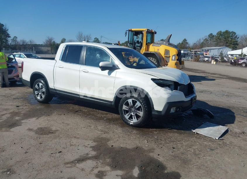 2019 Honda Ridgeline RTL-T (VIN 5FPYK3F64KB008821) main photo