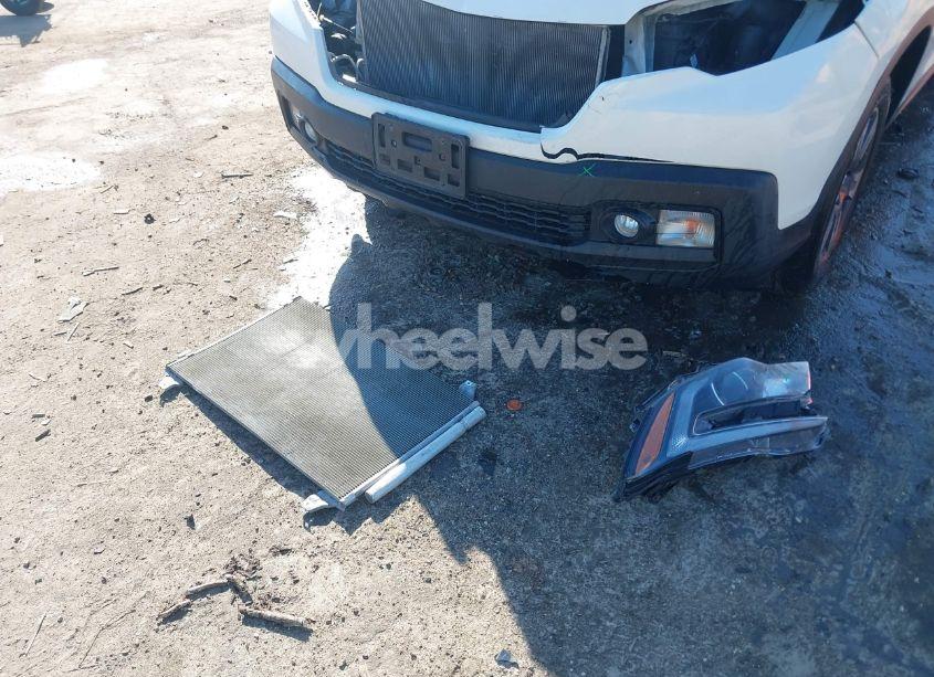 Photo 12 of 2019 Honda Ridgeline RTL-T (VIN 5FPYK3F64KB008821)