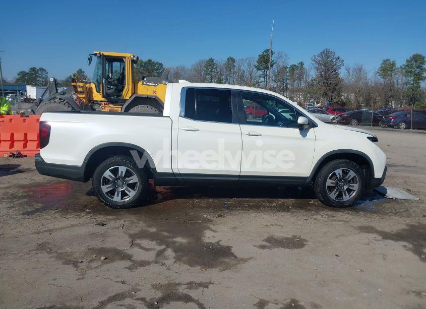 Photo 14 of 2019 Honda Ridgeline RTL-T (VIN 5FPYK3F64KB008821)