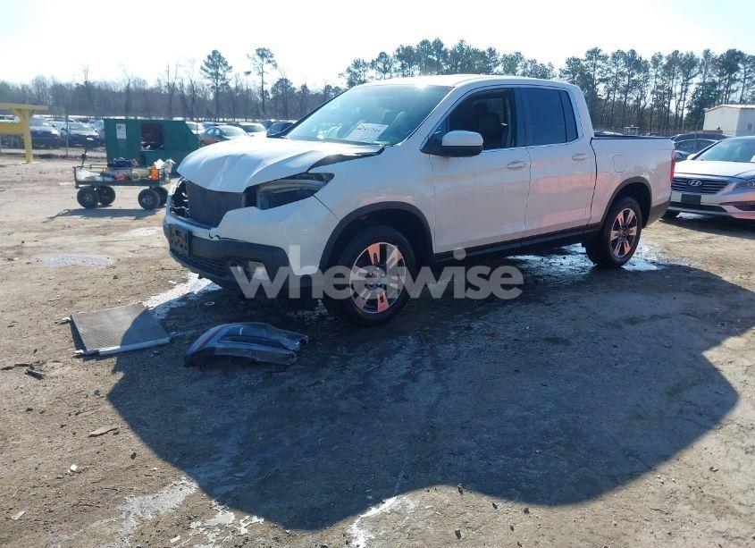Photo 2 of 2019 Honda Ridgeline RTL-T (VIN 5FPYK3F64KB008821)