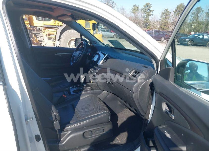 Photo 5 of 2019 Honda Ridgeline RTL-T (VIN 5FPYK3F64KB008821)