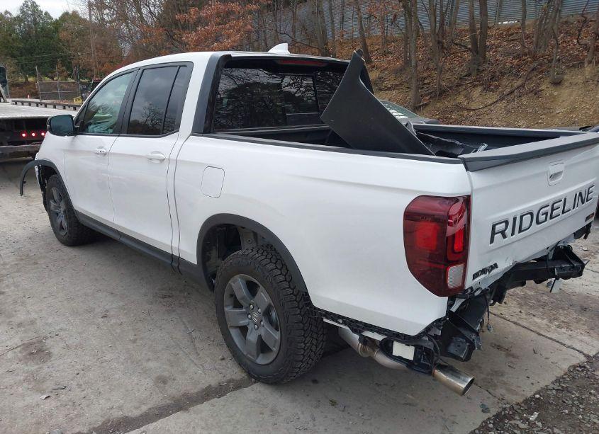 Photo 3 of 2024 Honda Ridgeline TRAILSPORT (VIN 5FPYK3F66RB019393)