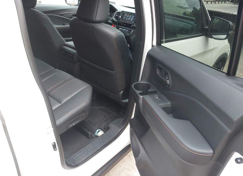 Photo 8 of 2024 Honda Ridgeline TRAILSPORT (VIN 5FPYK3F66RB019393)