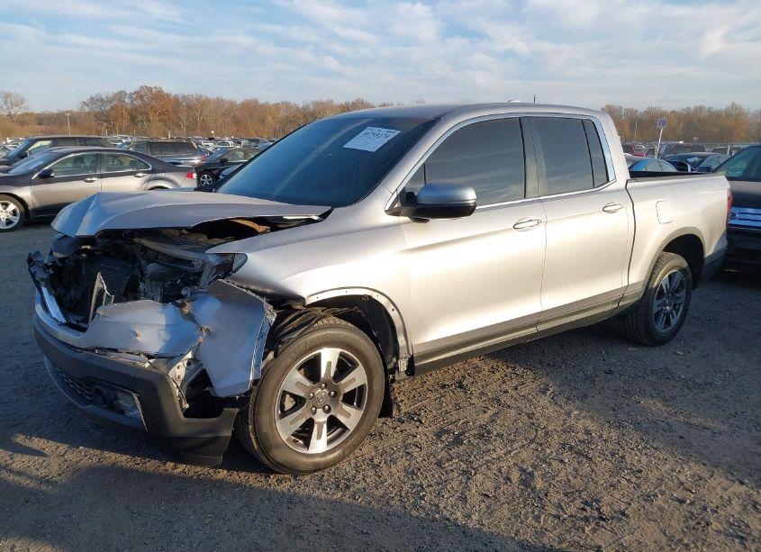 Photo 2 of 2018 Honda Ridgeline RTL-T (VIN 5FPYK3F68JB014717)