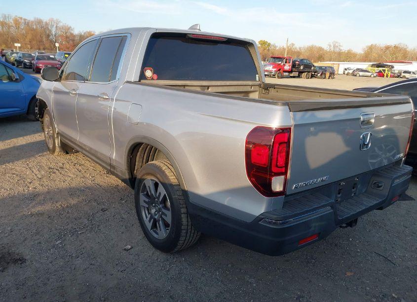 Photo 3 of 2018 Honda Ridgeline RTL-T (VIN 5FPYK3F68JB014717)