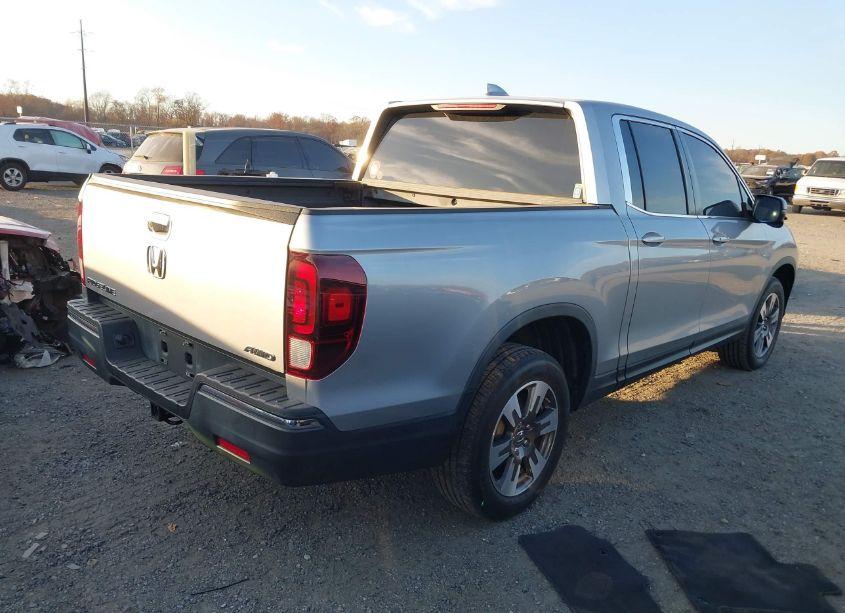 Photo 4 of 2018 Honda Ridgeline RTL-T (VIN 5FPYK3F68JB014717)
