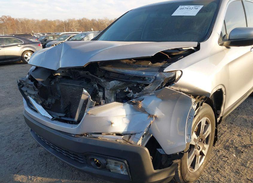 Photo 6 of 2018 Honda Ridgeline RTL-T (VIN 5FPYK3F68JB014717)