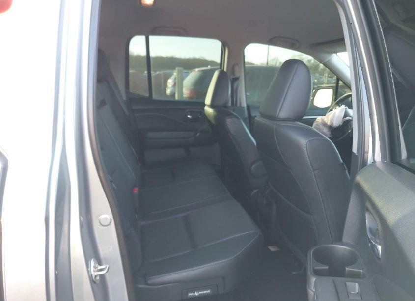 Photo 8 of 2018 Honda Ridgeline RTL-T (VIN 5FPYK3F68JB014717)