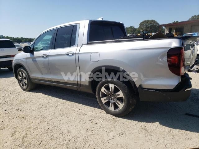 Photo 8 of 2019 HONDA RIDGELINE RTL (VIN 5FPYK3F69KB028918)